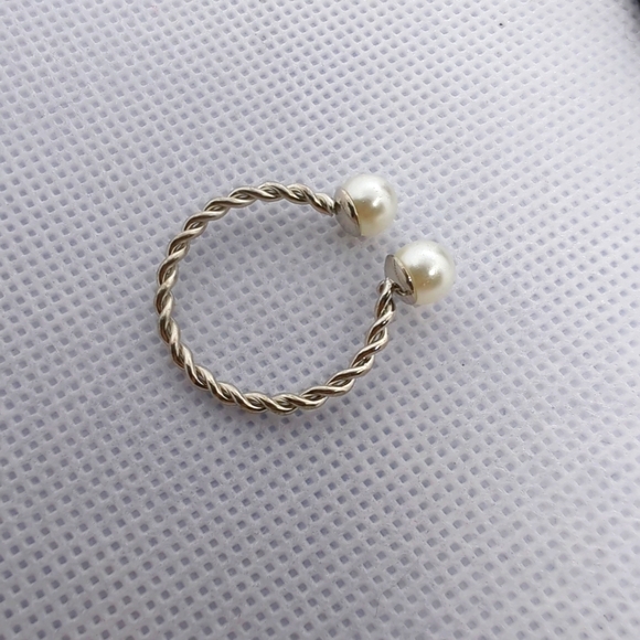 Silver Faux Pearl Open Ring Size 8.5 New without tags - Picture 3 of 5